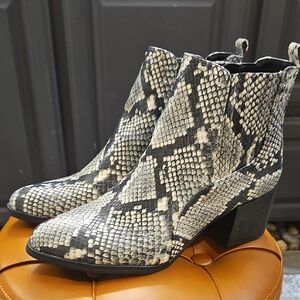 Sam Edelman Black and Cream Snakeskin Ankle Boots